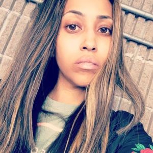 Meet your Posher, Lashana